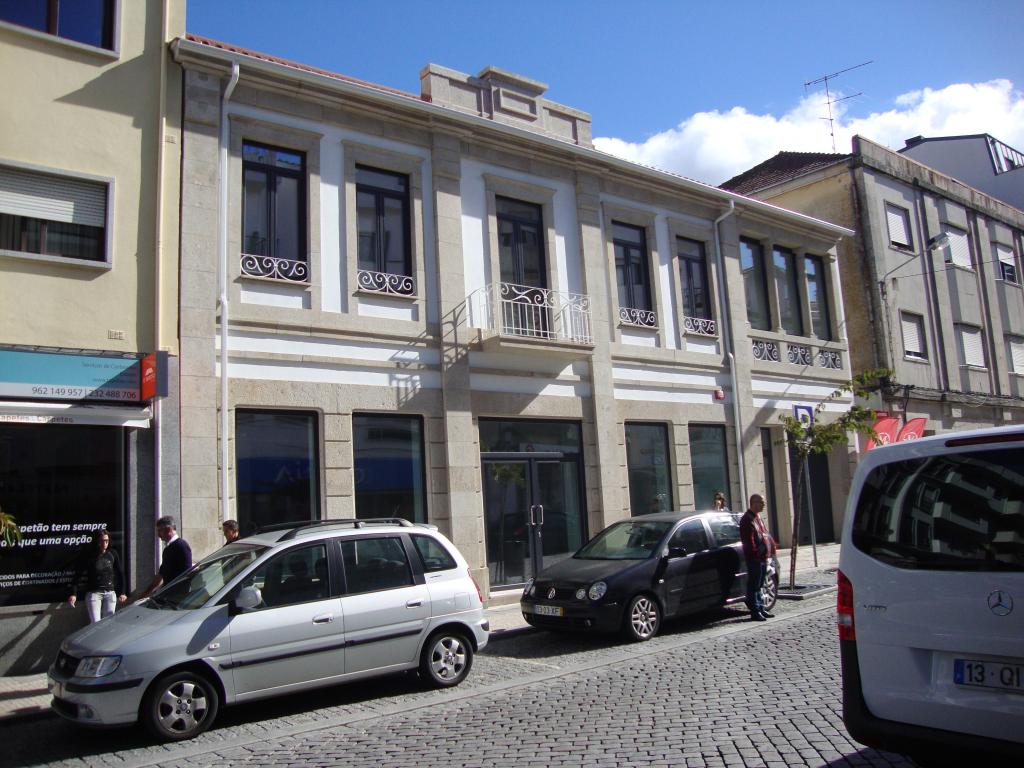 <b>Prédio</b><br/><b>Venda : 3.250.000,00 €</b><br/>