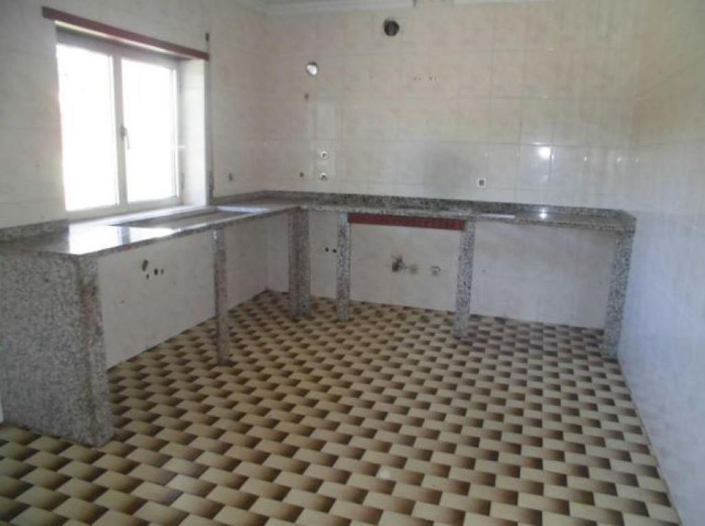 <b>Moradia - V3</b><br/><b>Venda : 85.470,00 €</b><br/>