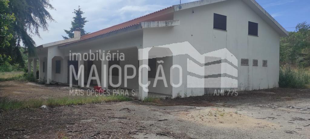 <b>Quinta ou herdade</b><br/><b>Venda : 155.000,00 €</b><br/>